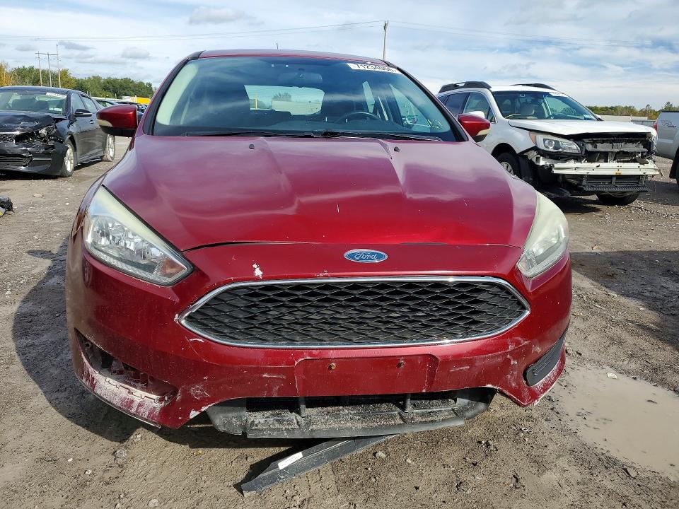 71234066 :رقم المزاد ، 1FADP3K25FL285532 vin ، 2015 Ford Focus مزاد بيع