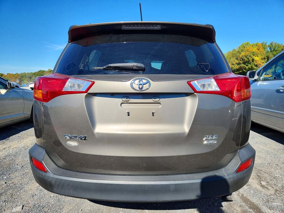 2015 Toyota Rav4 მანქანა იყიდება აუქციონზე, vin: JTMRFREV1FD157701, აუქციონის ნომერი: 73135966
