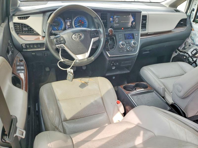 71217976 :رقم المزاد ، 5TDYK3DC9FS527804 vin ، 2015 Toyota Sienna مزاد بيع