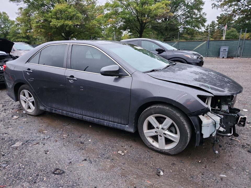 71357726 :رقم المزاد ، 4T1BF1FK1DU237953 vin ، 2013 Toyota Camry مزاد بيع