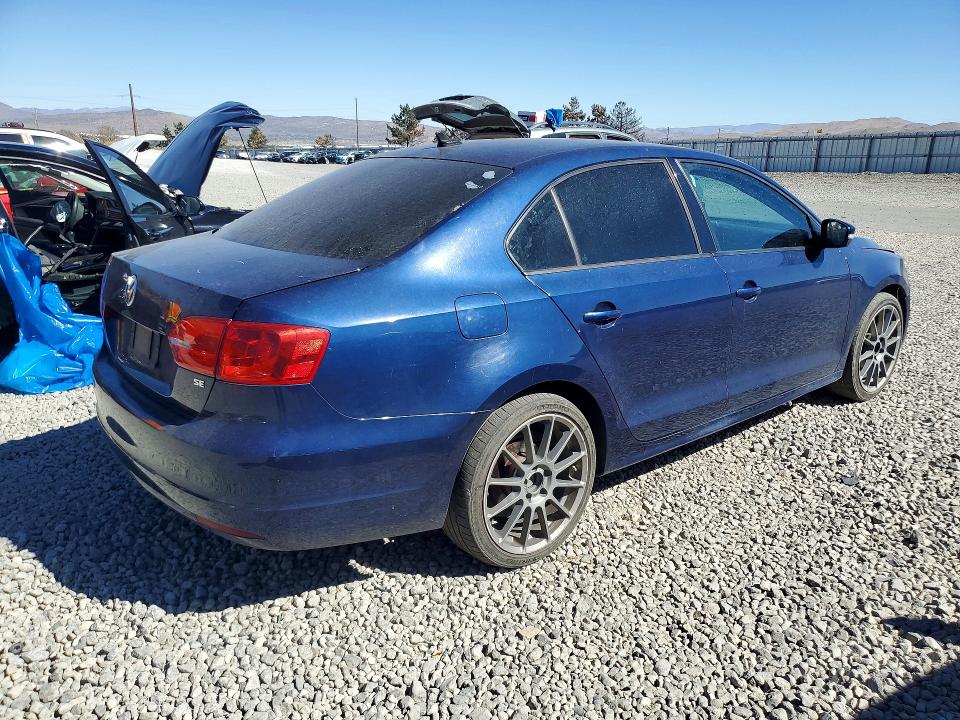 2014 Volkswagen Jetta მანქანა იყიდება აუქციონზე, vin: 3VWD17AJ9EM246075, აუქციონის ნომერი: 70999896