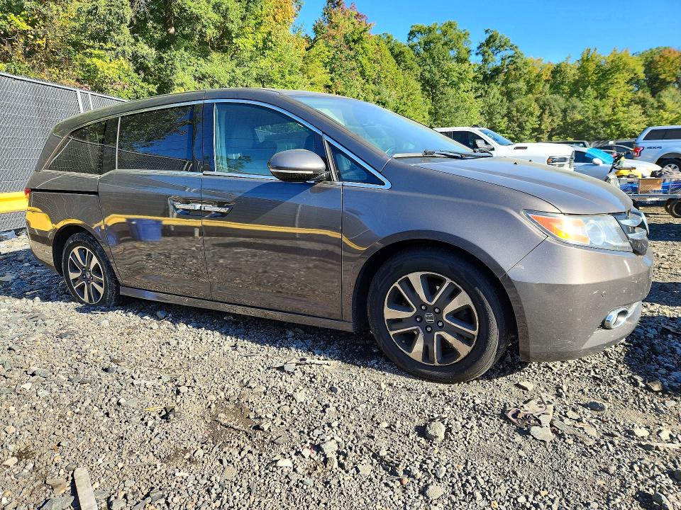 69870666 :رقم المزاد ، 5FNRL5H99FB115446 vin ، 2015 Honda Odyssey مزاد بيع