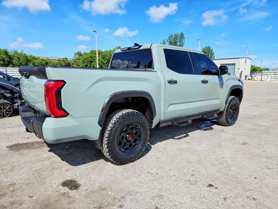 Продажа на аукционе авто 2022 Toyota Tundra, vin: 5TFPC5DB7NX011428, номер лота: 71901816