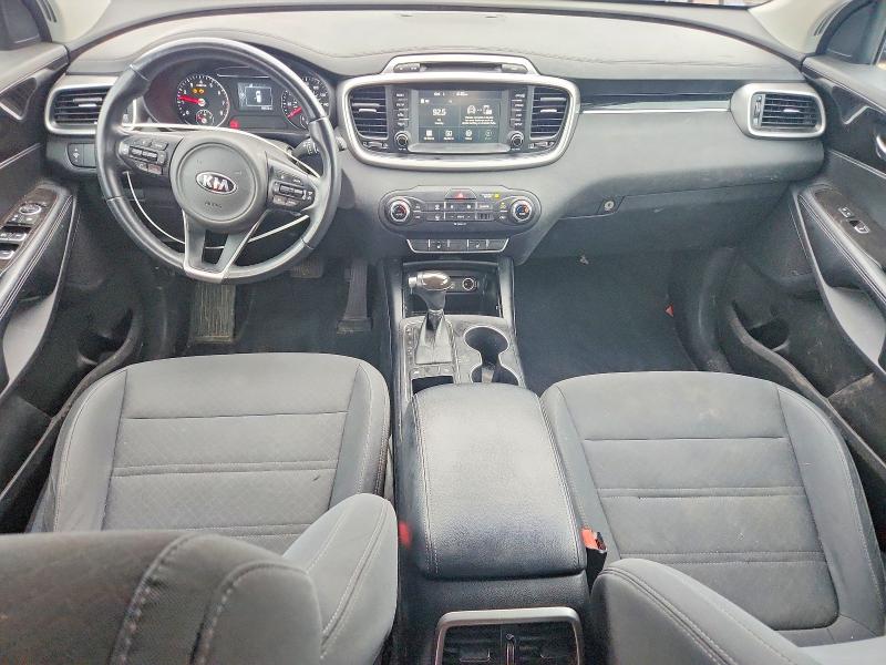 2017 Kia Sorento მანქანა იყიდება აუქციონზე, vin: 5XYPG4A34HG192796, აუქციონის ნომერი: 71396836
