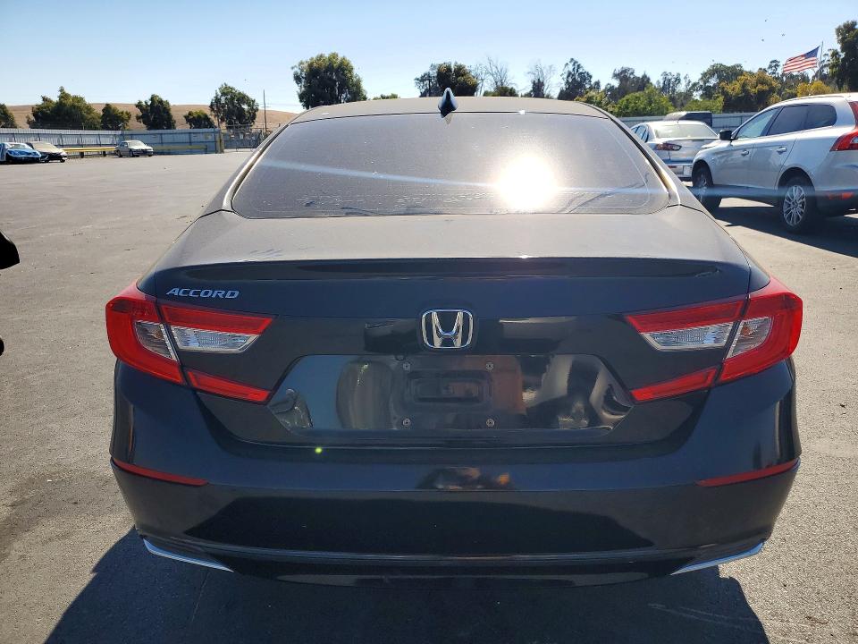 Продаж на аукціоні авто 2018 Honda Accord, vin: 1HGCV1F4XJA013575, номер лоту: 72526206