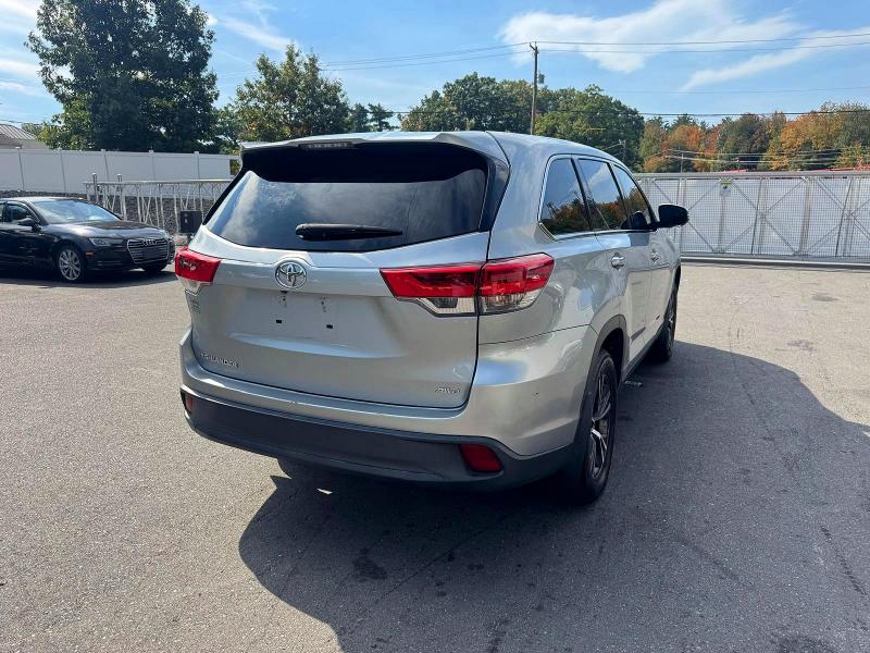 71778236 :رقم المزاد ، 5TDBZRFH9KS743949 vin ، 2019 Toyota Highlander مزاد بيع