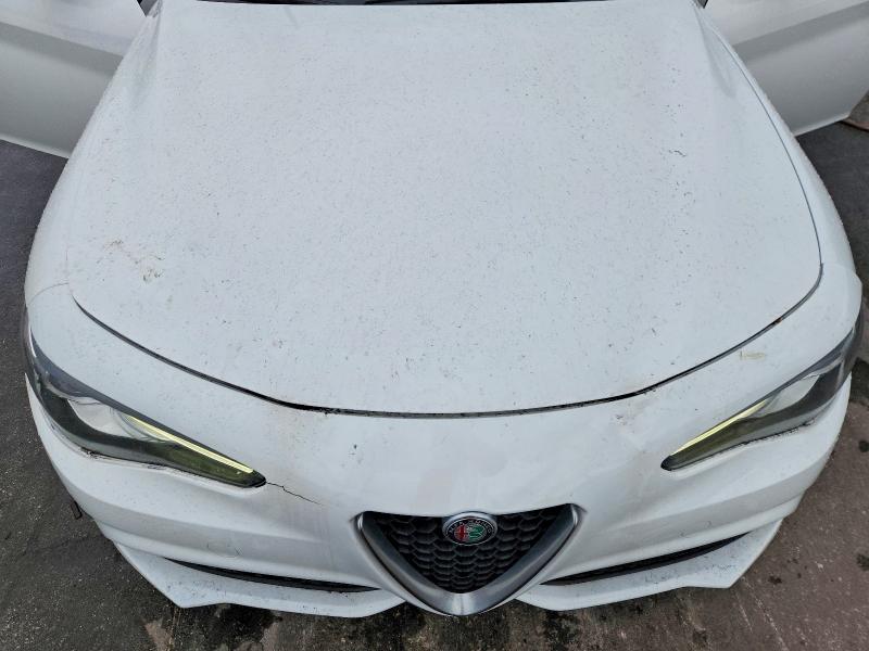 2017 Alfa Romeo Giulia მანქანა იყიდება აუქციონზე, vin: ZARFAEBN8H7555123, აუქციონის ნომერი: 70003836