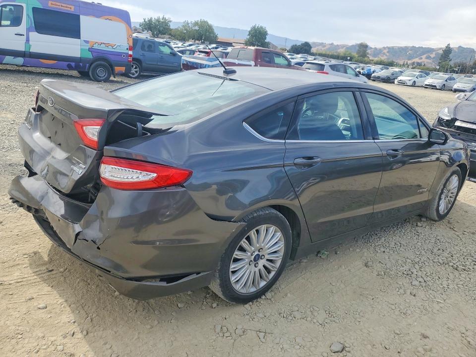 2015 Ford Fusion მანქანა იყიდება აუქციონზე, vin: 3FA6P0LU8FR208792, აუქციონის ნომერი: 70303316