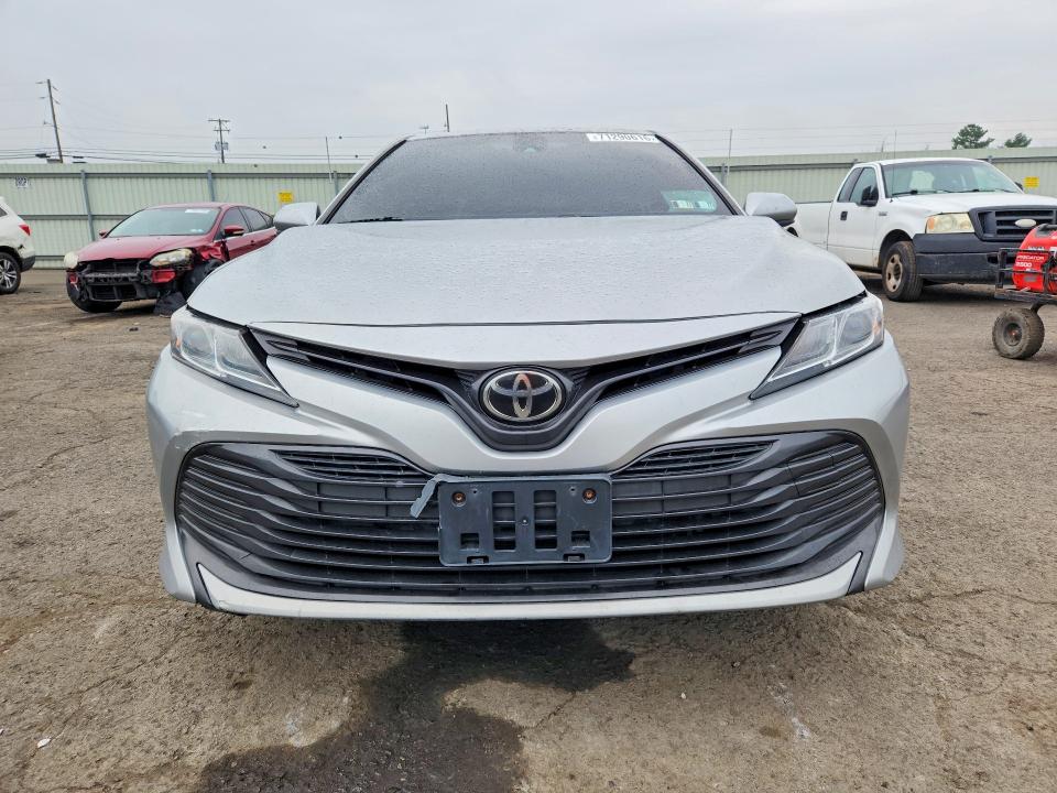 2018 Toyota Camry მანქანა იყიდება აუქციონზე, vin: JTNB11HK9J3016890, აუქციონის ნომერი: 71290616