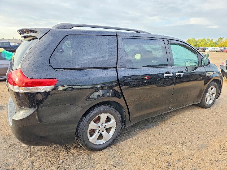 Продажа на аукционе авто 2014 Toyota Sienna, vin: 5TDKK3DC2ES496819, номер лота: 71630336