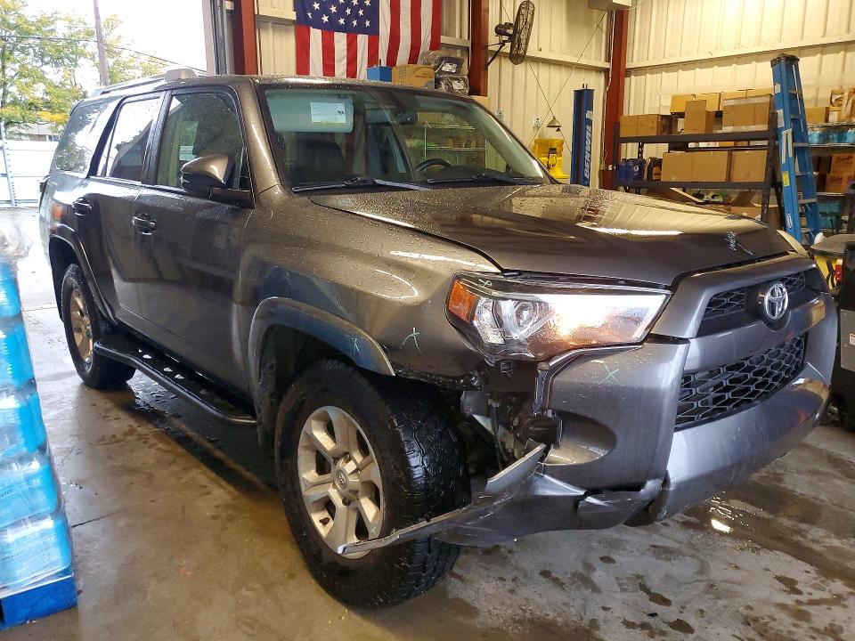 71070096 :رقم المزاد ، JTEBU5JR9E5174825 vin ، 2014 Toyota 4runner مزاد بيع