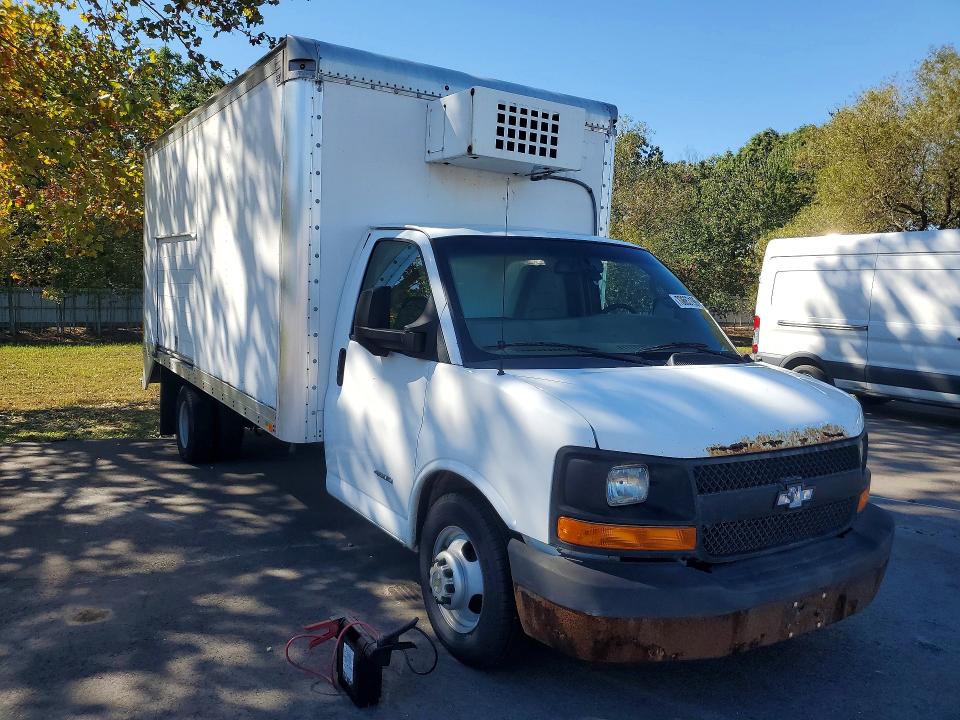 70663196 :رقم المزاد ، 1HA6GVCG6HN007637 vin ، 2017 Chevrolet Express مزاد بيع