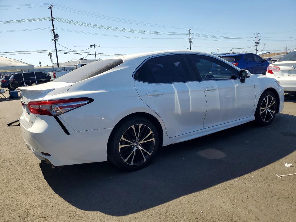 Продаж на аукціоні авто 2018 Toyota Camry, vin: 4T1B11HK3JU636872, номер лоту: 70668516