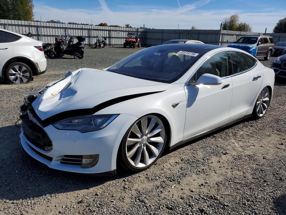 Продажа на аукционе авто 2014 Tesla Model S, vin: 5YJSA1H12EFP47522, номер лота: 72374116