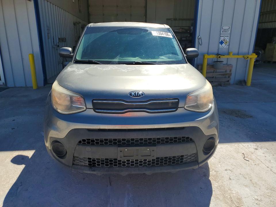 71304106 :رقم المزاد ، KNDJN2A29H7471262 vin ، 2017 Kia Soul مزاد بيع