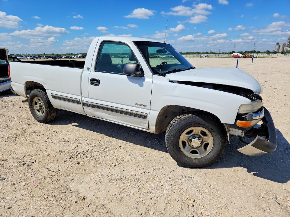 Продаж на аукціоні авто 2002 Chevrolet Silverado, vin: 1GCEC14W72Z209123, номер лоту: 71602206