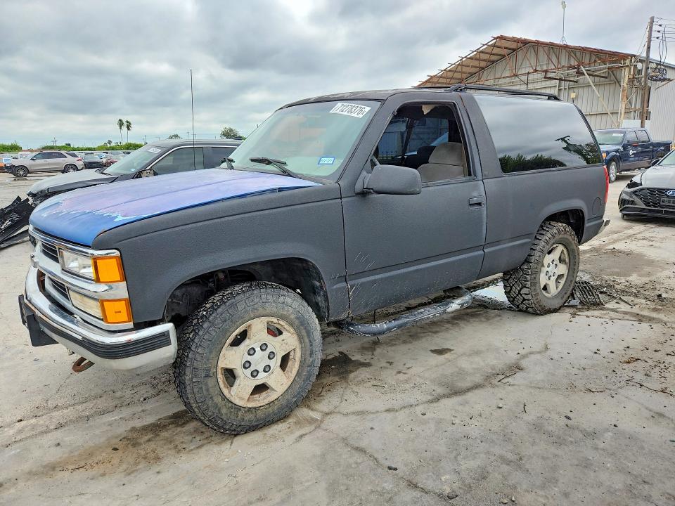 1995 Chevrolet Tahoe მანქანა იყიდება აუქციონზე, vin: 3GNEK18K9SG108800, აუქციონის ნომერი: 71278376
