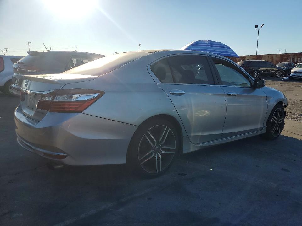 71564836 :رقم المزاد ، 1HGCR2F52HA032814 vin ، 2017 Honda Accord مزاد بيع
