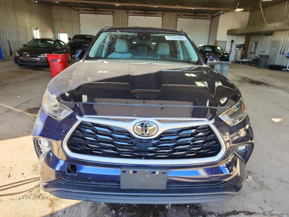 2023 Toyota Highlander მანქანა იყიდება აუქციონზე, vin: 5TDKDRAH0PS021301, აუქციონის ნომერი: 71542886