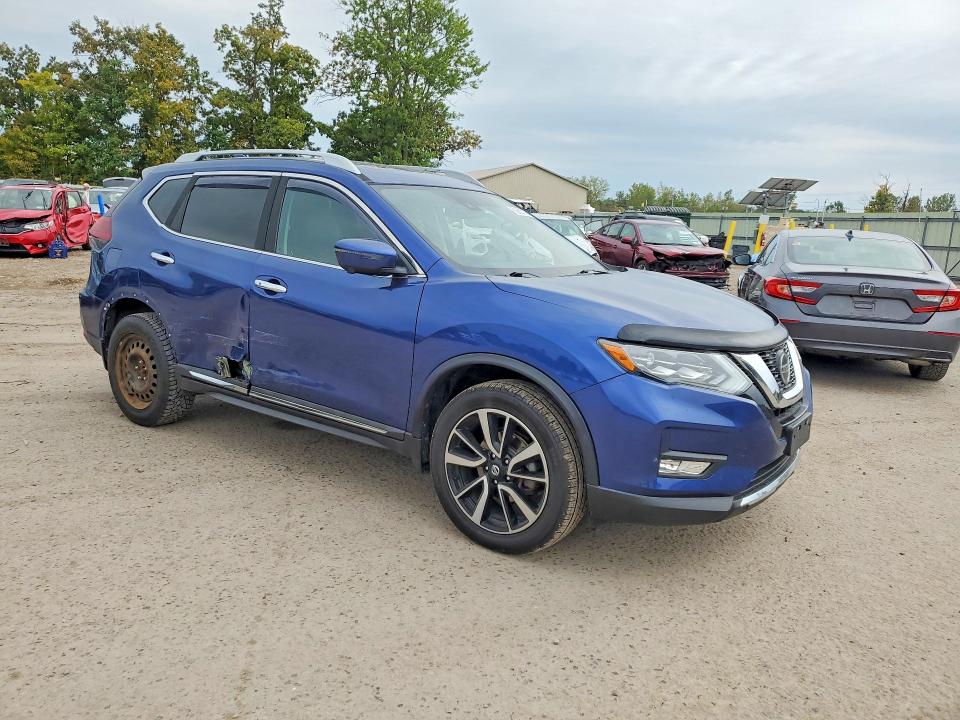 Продаж на аукціоні авто 2018 Nissan Rogue, vin: 5N1AT2MV6JC706995, номер лоту: 69882126