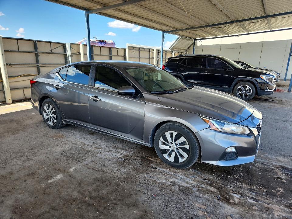 72424376 :رقم المزاد ، 1N4BL4BV3NN344261 vin ، 2022 Nissan Altima مزاد بيع