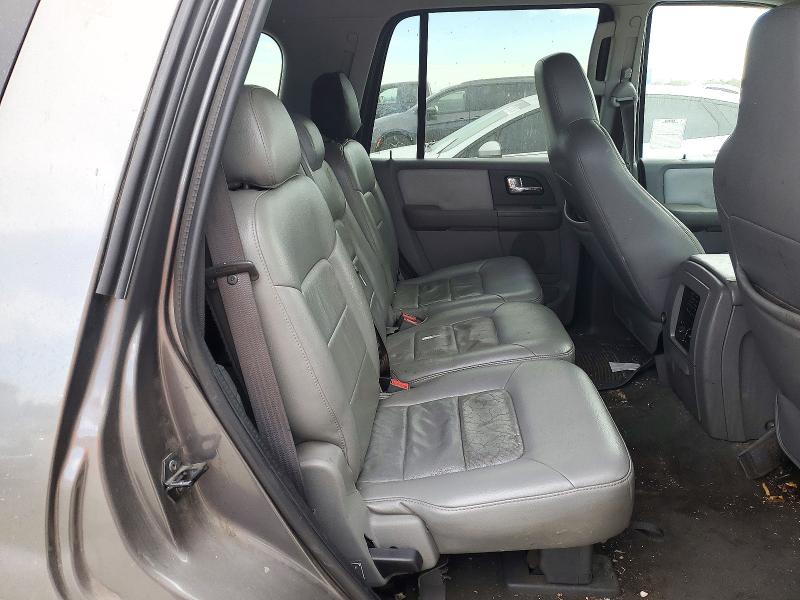 2005 Ford Expedition მანქანა იყიდება აუქციონზე, vin: 1FMPU15575LA20826, აუქციონის ნომერი: 73764166