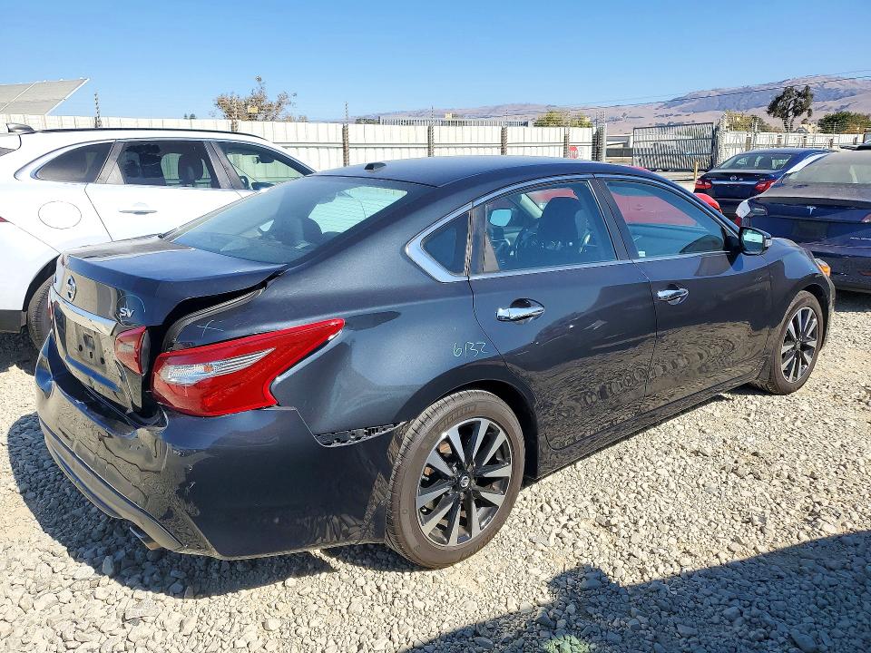 2018 Nissan Altima მანქანა იყიდება აუქციონზე, vin: 1N4AL3AP7JC141159, აუქციონის ნომერი: 71859136