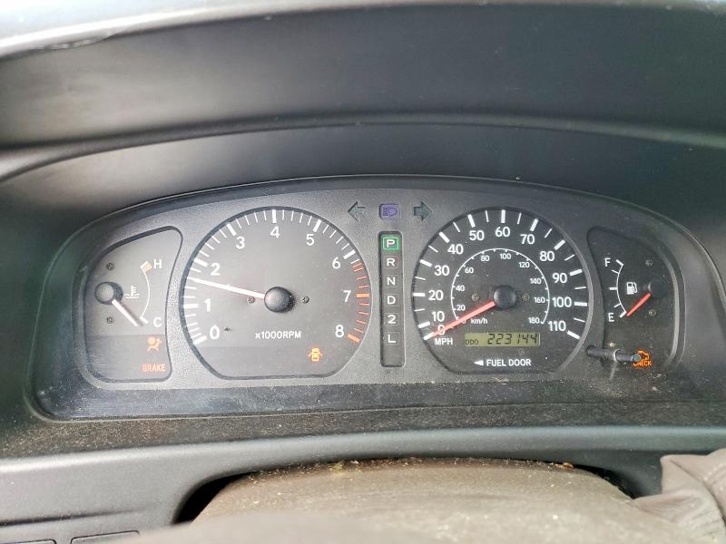 2000 Toyota Sienna მანქანა იყიდება აუქციონზე, vin: 4T3ZF13C9YU172990, აუქციონის ნომერი: 71889666