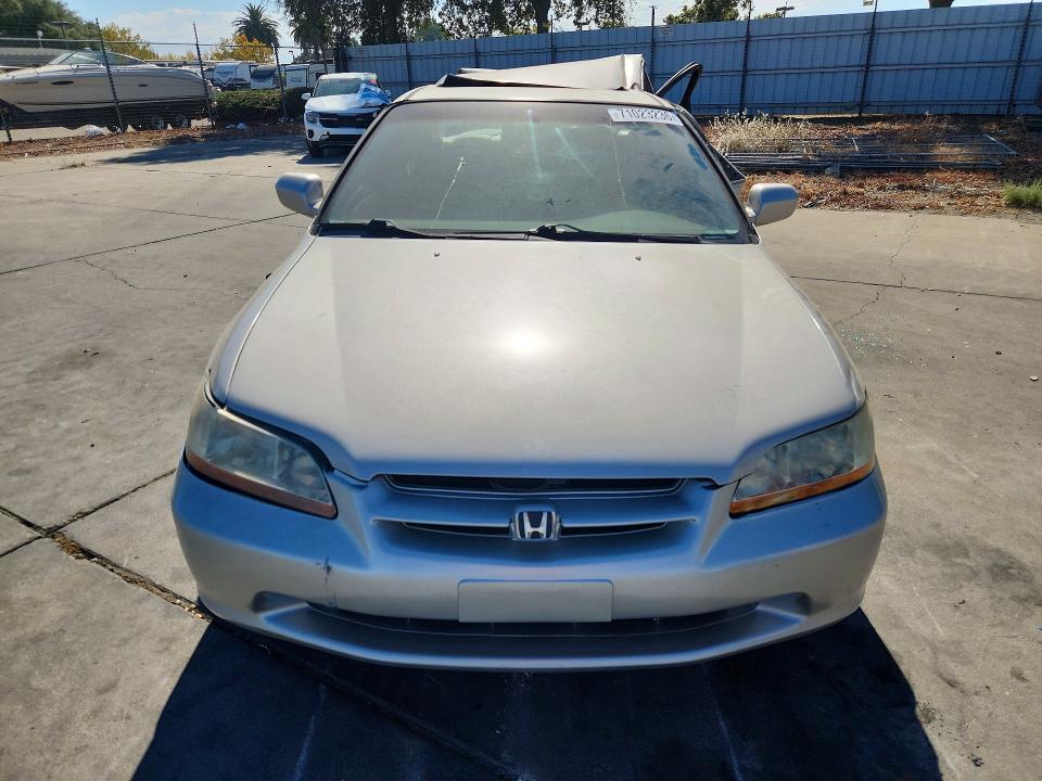 71023236 :رقم المزاد ، 1HGCG1655XA015813 vin ، 1999 Honda Accord مزاد بيع