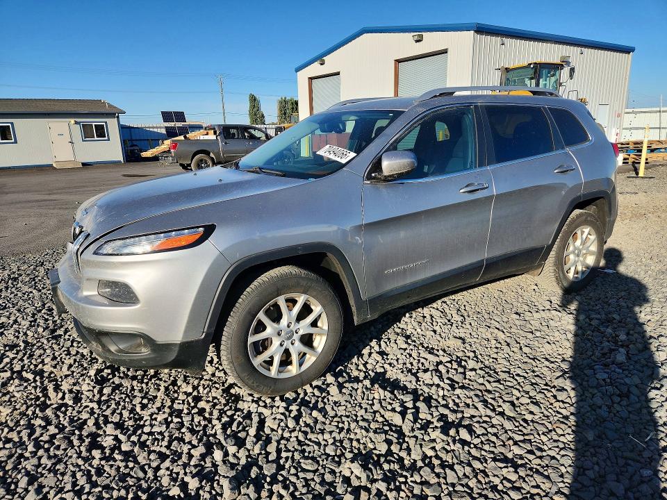 70494066 :رقم المزاد ، 1C4PJMCS3HW648277 vin ، 2017 Jeep Cherokee مزاد بيع