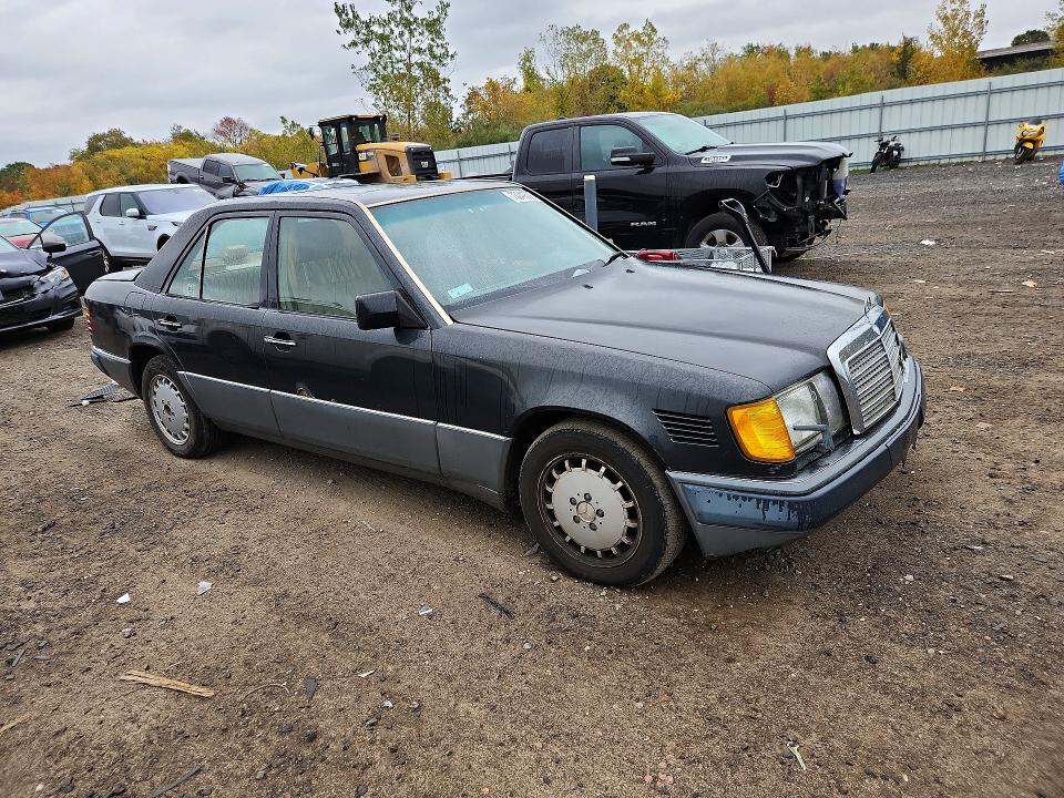 73249506 :رقم المزاد ، WDBEB28D6LB251969 vin ، 1990 Mercedes-benz 300 مزاد بيع