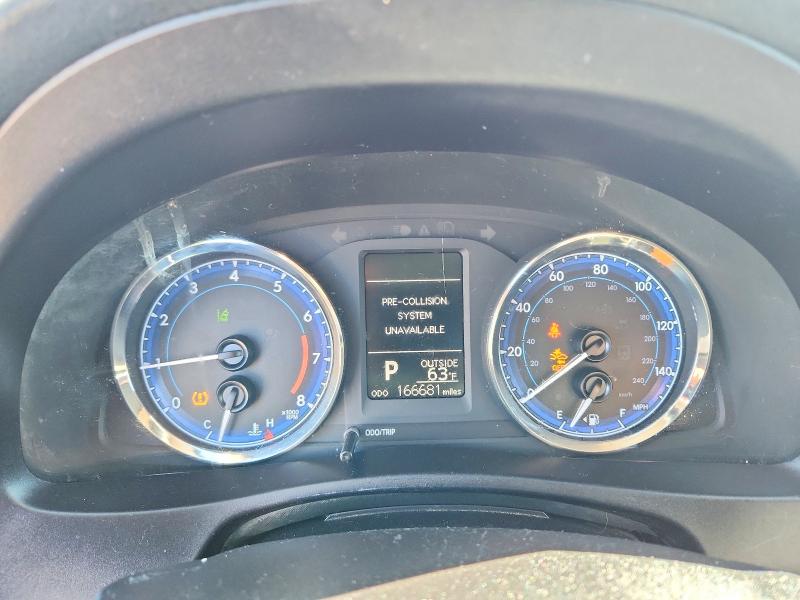 Продаж на аукціоні авто 2018 Toyota Corolla, vin: 5YFBURHE9JP744575, номер лоту: 70345456