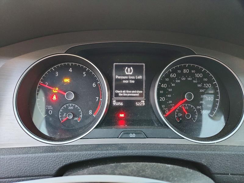 70524426 :رقم المزاد ، 3VW117AUXHM044685 vin ، 2017 Volkswagen Golf مزاد بيع