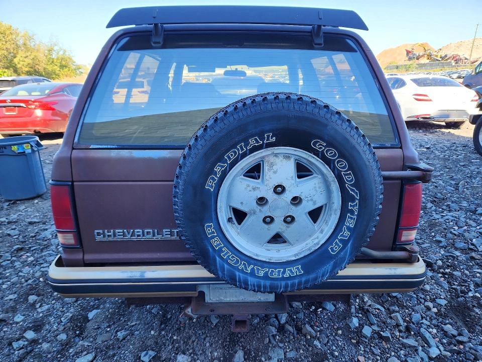 1988 Chevrolet Blazer მანქანა იყიდება აუქციონზე, vin: 1GNCT18Z9J0159654, აუქციონის ნომერი: 71538926