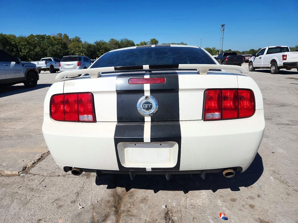 2007 Ford Mustang მანქანა იყიდება აუქციონზე, vin: 1ZVFT82H675349158, აუქციონის ნომერი: 71872936
