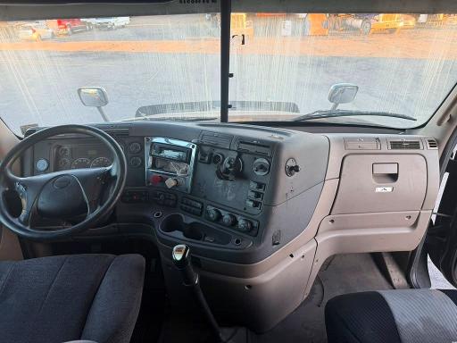 Продажа на аукционе авто 2008 Freightliner Cascadia 125, vin: 1FUJGLCK18LZ65919, номер лота: 71425116