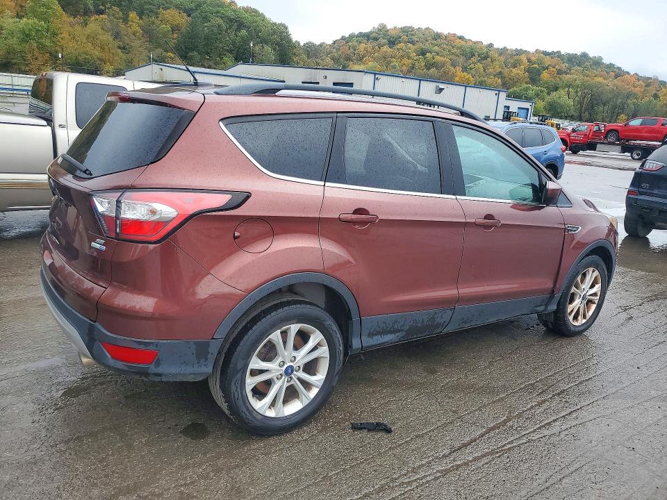 Продаж на аукціоні авто 2018 Ford Escape, vin: 1FMCU9GD0JUC25989, номер лоту: 73421666