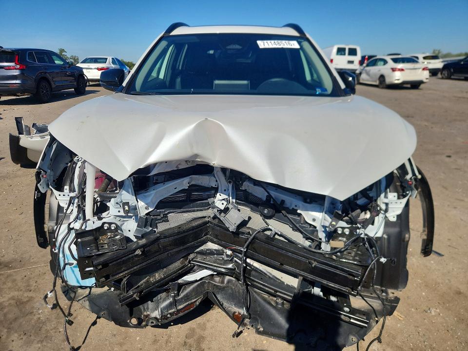 Продаж на аукціоні авто 2025 Toyota Corolla Cross, vin: 7MUDAABG9SV143176, номер лоту: 71148516