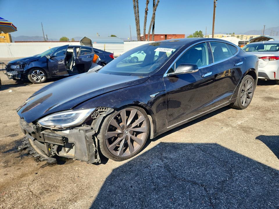 2018 Tesla Model S მანქანა იყიდება აუქციონზე, vin: 5YJSA1E28JF272773, აუქციონის ნომერი: 71028896