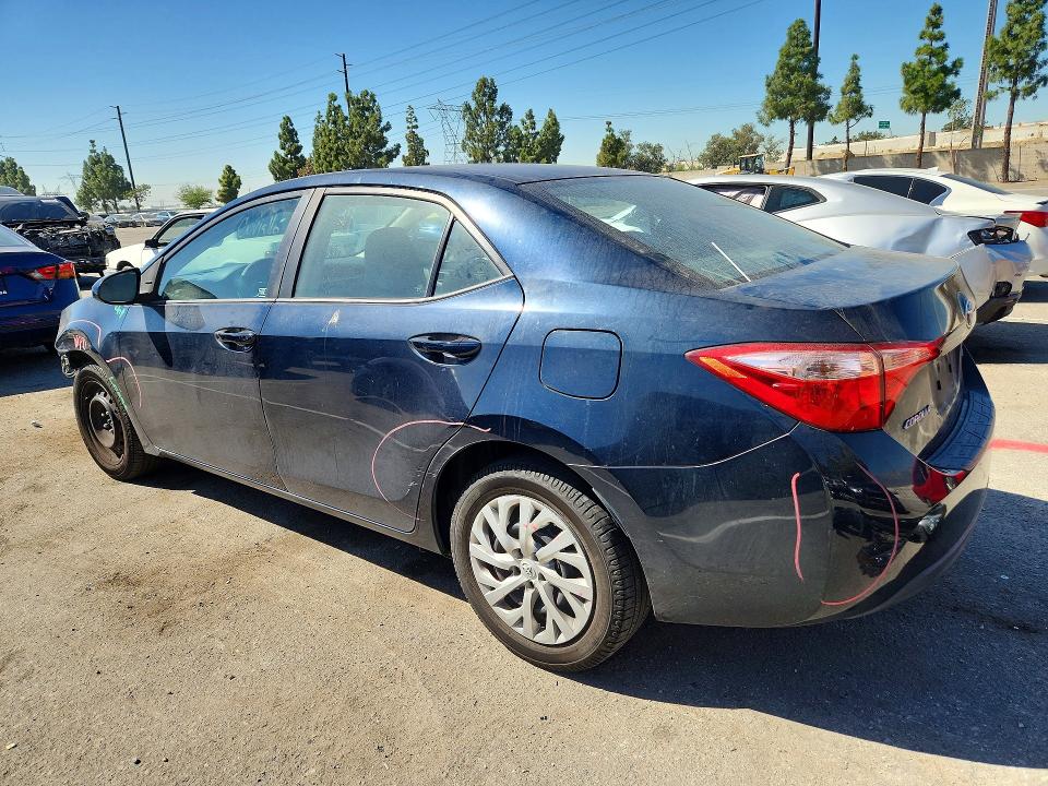 71210126 :رقم المزاد ، 5YFBURHE8HP733240 vin ، 2017 Toyota Corolla مزاد بيع