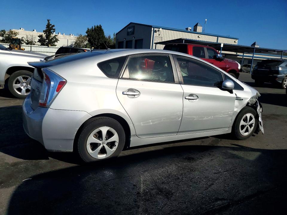 2015 Toyota Prius მანქანა იყიდება აუქციონზე, vin: JTDKN3DUXF0457125, აუქციონის ნომერი: 71640376