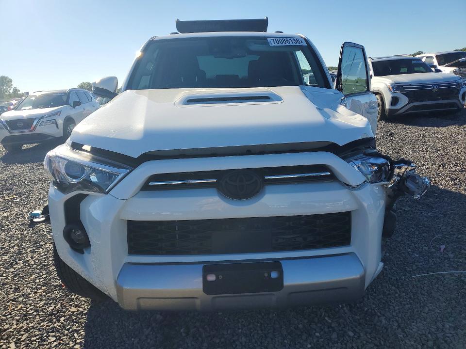 70086136 :رقم المزاد ، JTERU5JR6R6290742 vin ، 2024 Toyota 4runner مزاد بيع