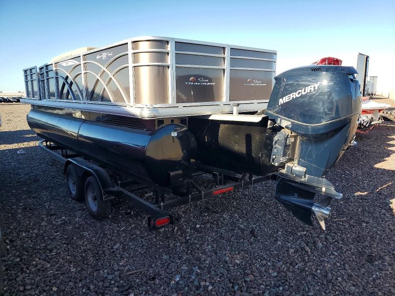 71679566 :رقم المزاد ، BUJ12907D121 vin ، 2021 Suntracker Boat&trlr مزاد بيع