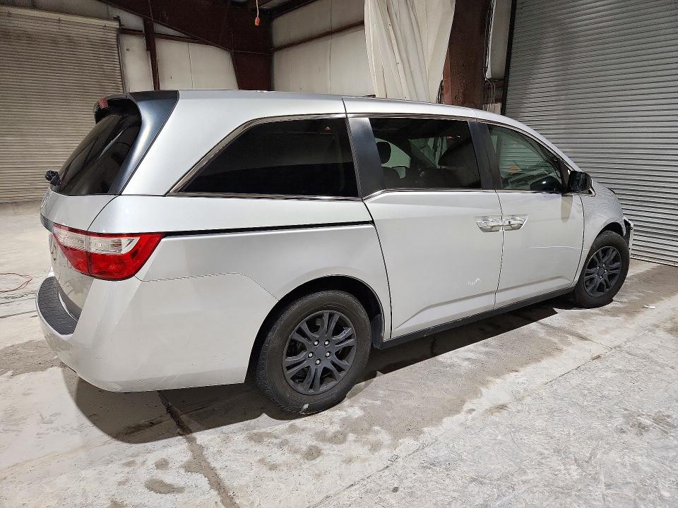 72879626 :رقم المزاد ، 5FNRL5H66DB086636 vin ، 2013 Honda Odyssey مزاد بيع
