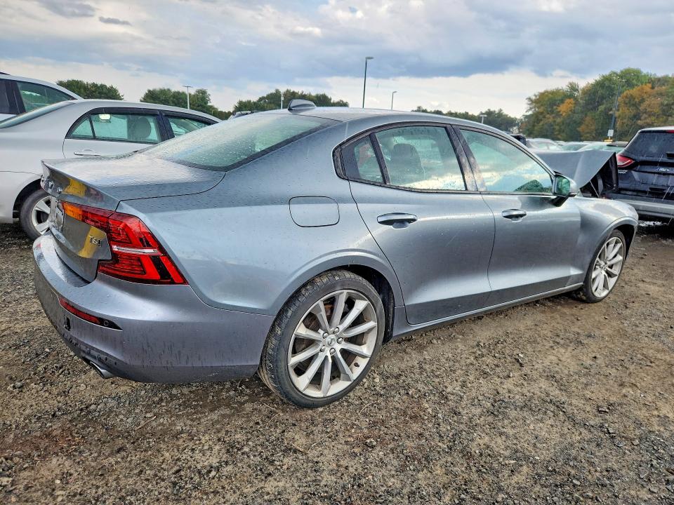 70720776 :رقم المزاد ، 7JRA22TK0LG039871 vin ، 2020 Volvo S60 مزاد بيع