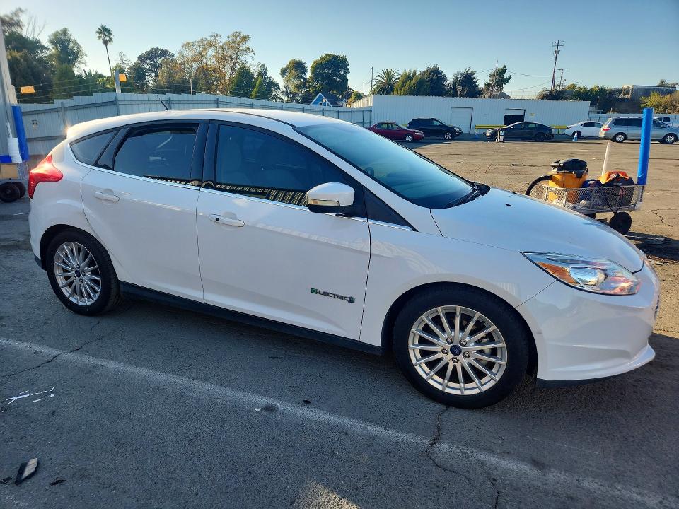 Продажа на аукционе авто 2014 Ford Focus, vin: 1FADP3R45EL300441, номер лота: 72005226