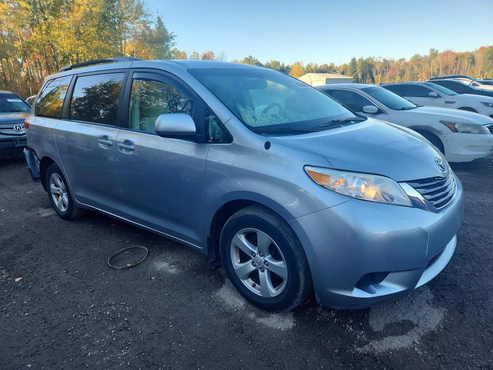 Продажа на аукционе авто 2014 Toyota Sienna, vin: 5TDKK3DC3ES435530, номер лота: 70226396