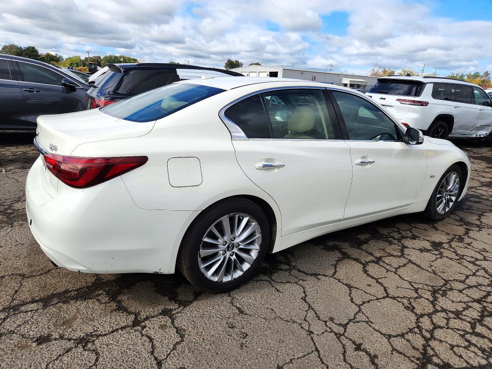Продажа на аукционе авто 2019 Infiniti Q50, vin: JN1EV7AR5KM555232, номер лота: 69460116