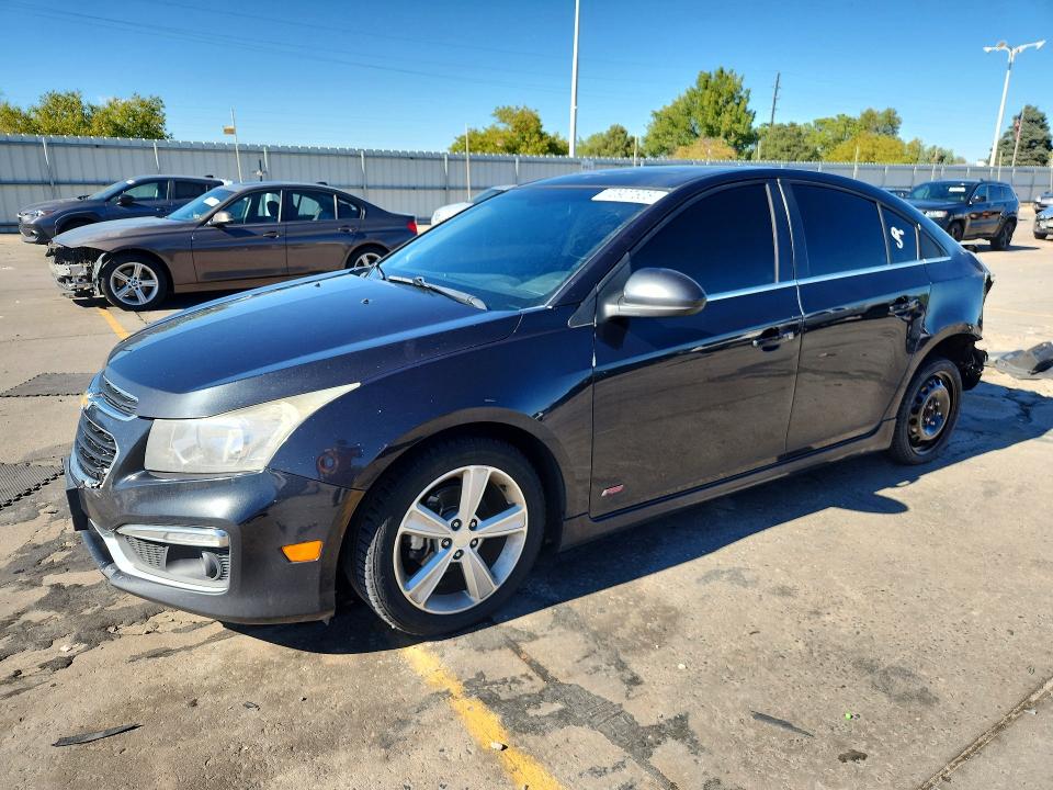 70907606 :رقم المزاد ، 1G1PE5SB1F7250450 vin ، 2015 Chevrolet Cruze مزاد بيع