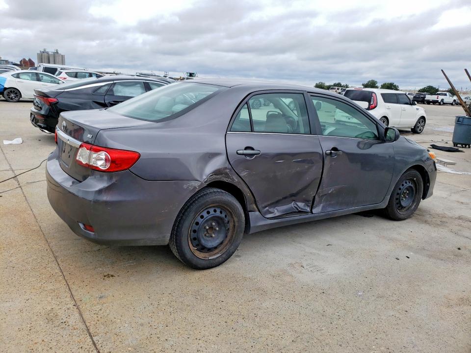 71647946 :رقم المزاد ، 5YFBU4EE3DP188582 vin ، 2013 Toyota Corolla مزاد بيع